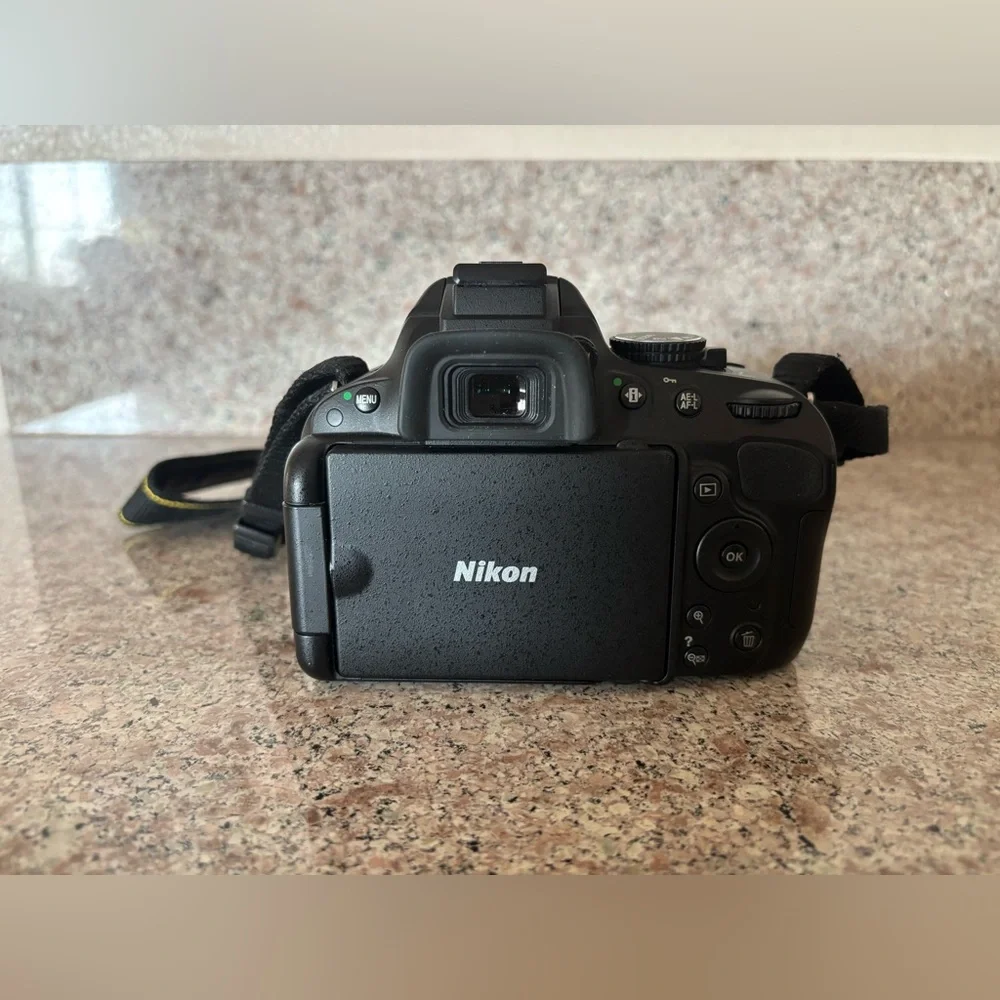 Nikon D5100 18 - 55 VR Kit